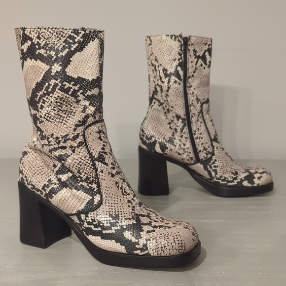Durango Shoes - Durango Snakeskin Boots Block Heel Leather size 8.5 Made In Brazil